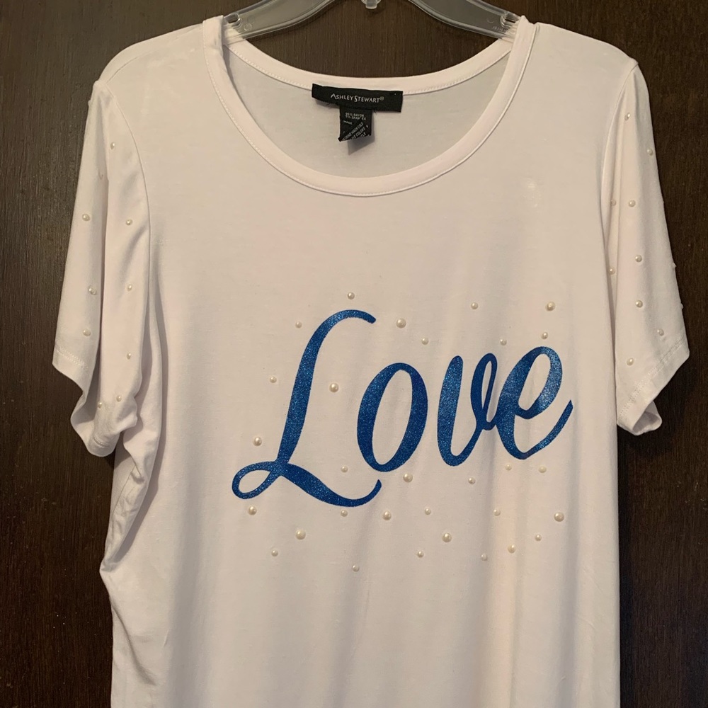 Beautiful white tee, only worn once. Soft, comfortable.